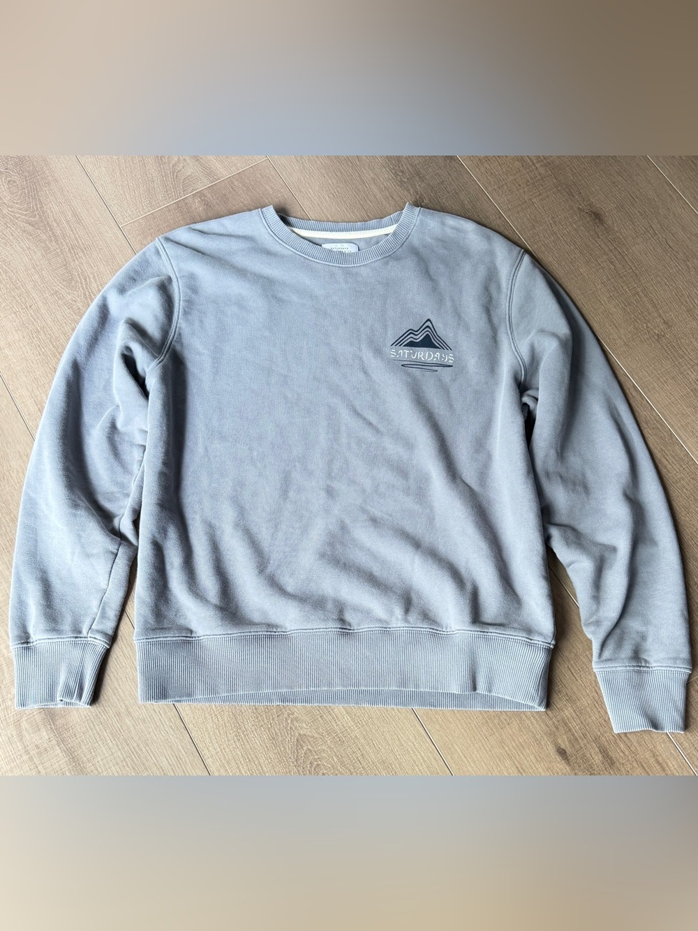 Saturdays New York City Men's Large Cotton Gray Sweatshirt Big Hit/Logo on Back‎